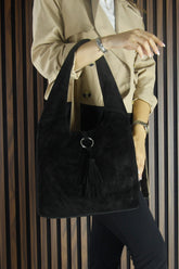 (VSN5015OC) Siyah Hakiki Dana Süet Püsküllü Manyetik Kapaklı Orta Boy Günlük Omuz Çantası