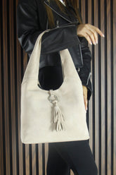 (VSN5015OC) Bej Hakiki Dana Süet Püsküllü Manyetik Kapaklı Orta Boy Günlük Omuz Çantası