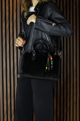 (VSN5011OC) Siyah Hakiki Dana Süet Fermuarlı İç Cepli Askılı Boncuk Aksesuarlı Günlük Büyük Boy Omuz Çantası