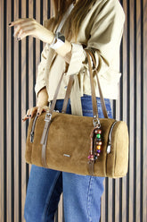 (VSN5020OC) Karamel Hakiki Dana Süet Fermuarlı Üç Bölmeli Boncuk Aksesuarlı Günlük Büyük Boy Omuz Çantası