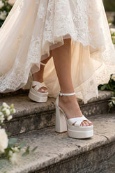 Celine İnci Beyaz Önü Açık Çapraz Bantlı Çift Platformlu Kalın Topuklu Abiye Gelin Ayakkabısı