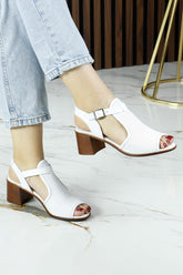 Elena Beyaz Hakiki Dana Derisi Önü Arkası Açık Delik Detaylı Kalın Topuklu Rahat Günlük Sandalet