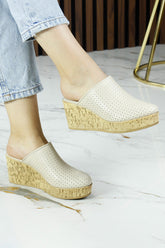 Aria Bej Hakiki Dana Derisi Önü Kapalı Mantar Taban Görünümlü Dolgu Topuklu Terlik