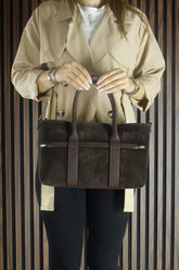 (VSN5014OC) Bitter Hakiki Dana Süet Fermuarlı Üç Bölmeli İç Cepli Askılı Orta Boy Günlük Omuz Çantası