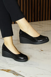 Mabel Siyah Yılan Hakiki Dana Derisi Yuvarlak Burun Dolgu Topuklu Günlük Ayakkabı