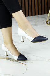 Laura Lacivert Beyaz Renk Bloklu Sivri Burunlu Klasik İnce Topuklu Ayakkabı