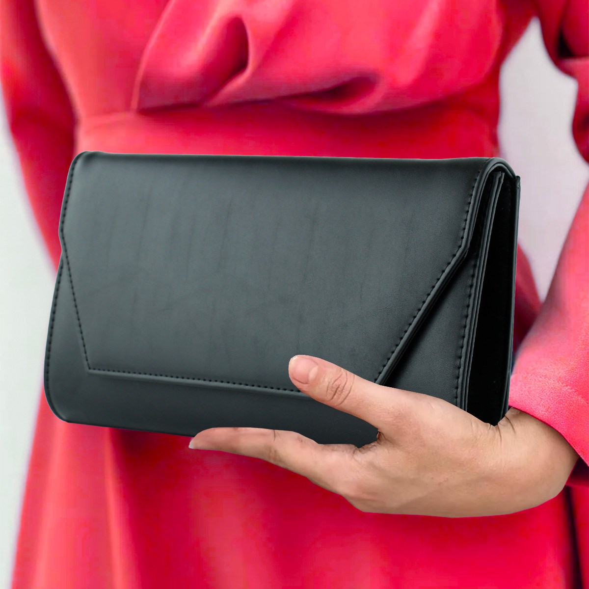 (ES0018AC) Siyah Zincir Askılı Manyetik Kapaklı İç Cepli Zarif Abiye El Çantası