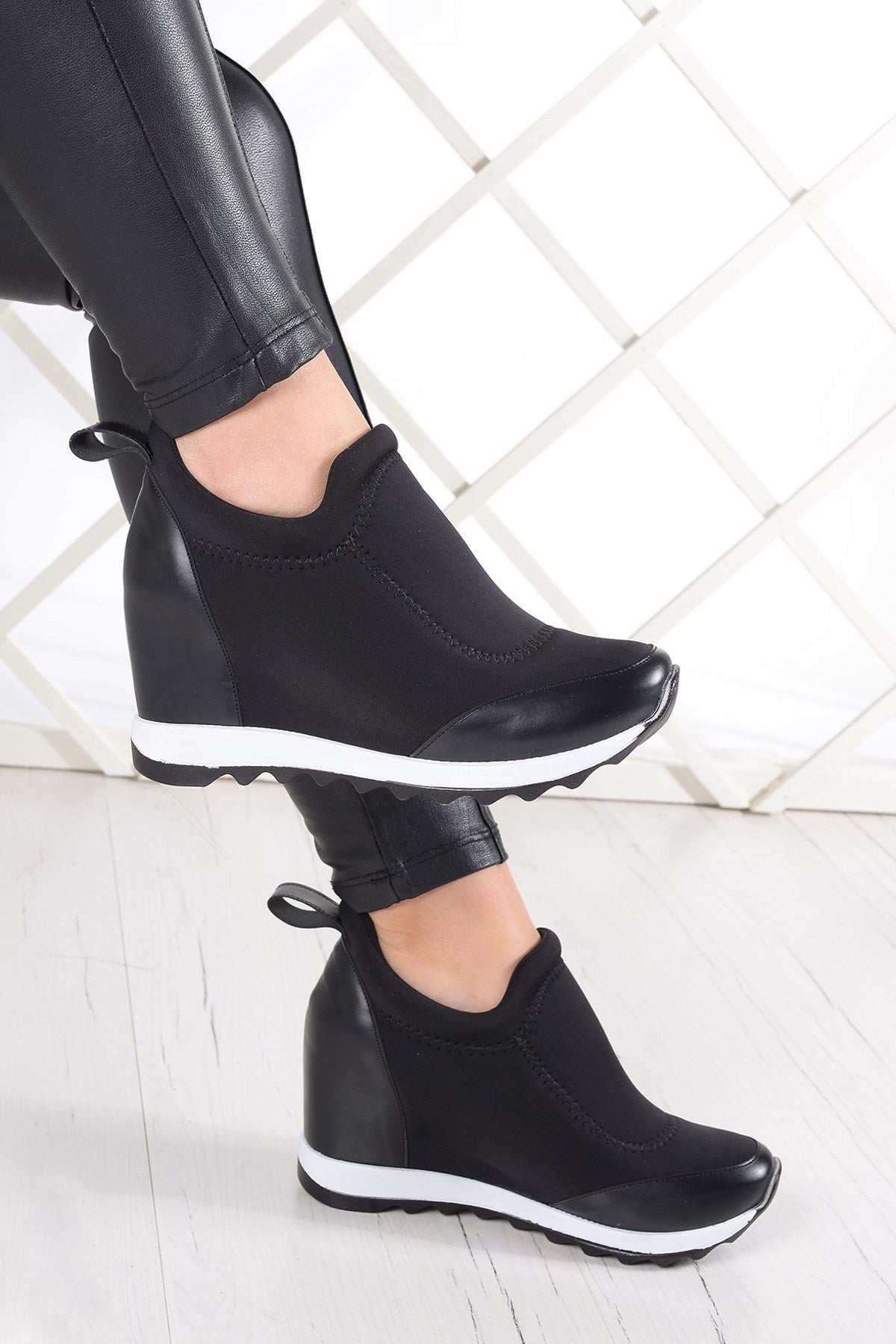 Anastasia Siyah Ön Yüz Streç Gizli Dolgu Günlük Ayakkabı