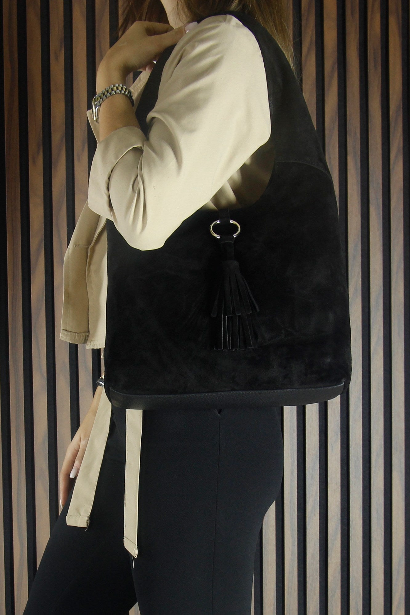 (VSN5015OC) Siyah Hakiki Dana Süet Püsküllü Manyetik Kapaklı Orta Boy Günlük Omuz Çantası