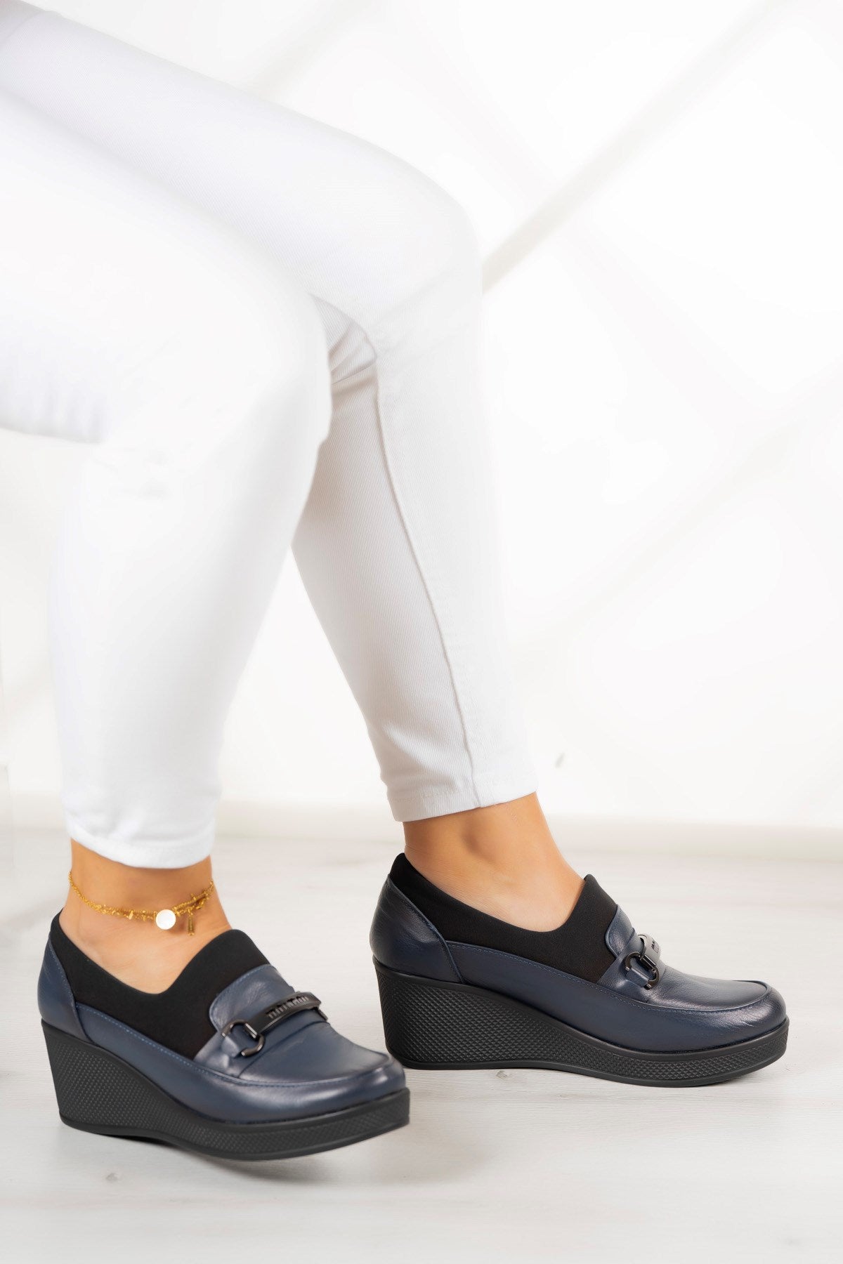 Catherine Lacivert Hakiki Deri Dolgu Topuklu Streç Günlük Ayakkabı