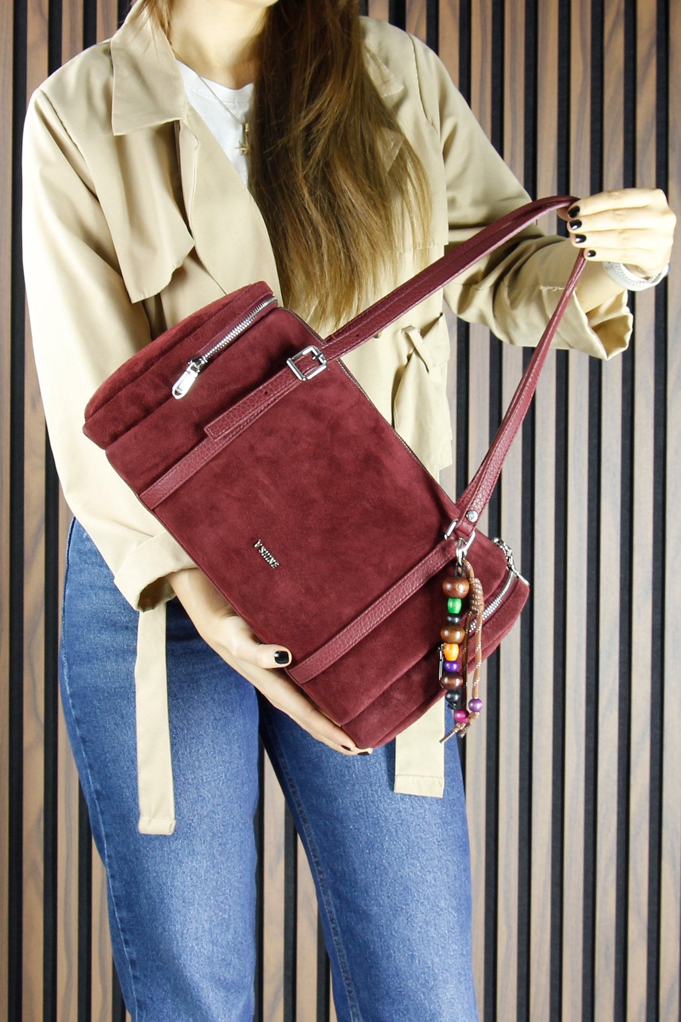 (VSN5020OC) Bordo Hakiki Dana Süet Fermuarlı Üç Bölmeli Boncuk Aksesuarlı Günlük Büyük Boy Omuz Çantası