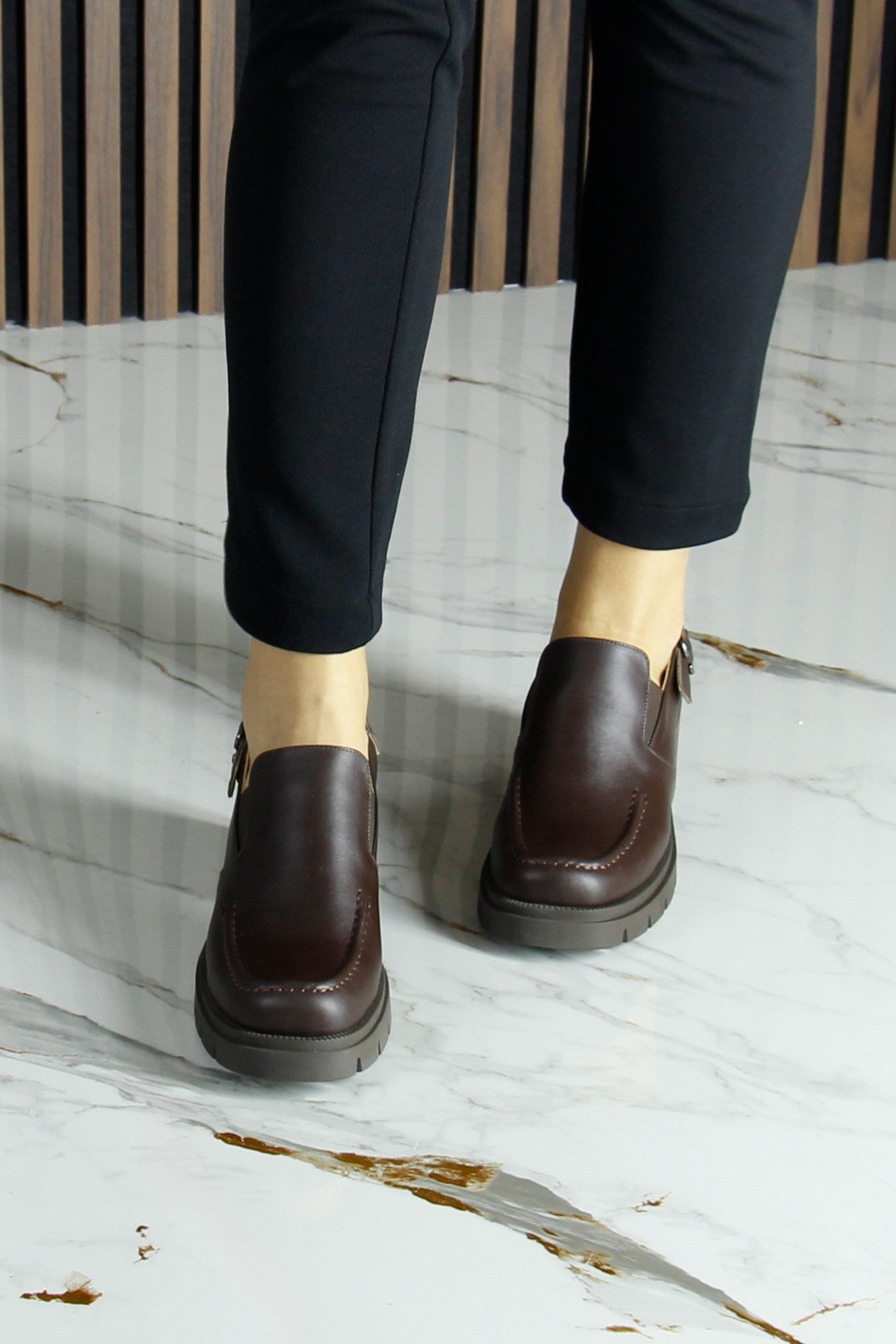 [MAX 5045] Kahverengi Hakiki Dana Derisi Lastikli Tokalı Kalın Topuklu Günlük Loafer Ayakkabı