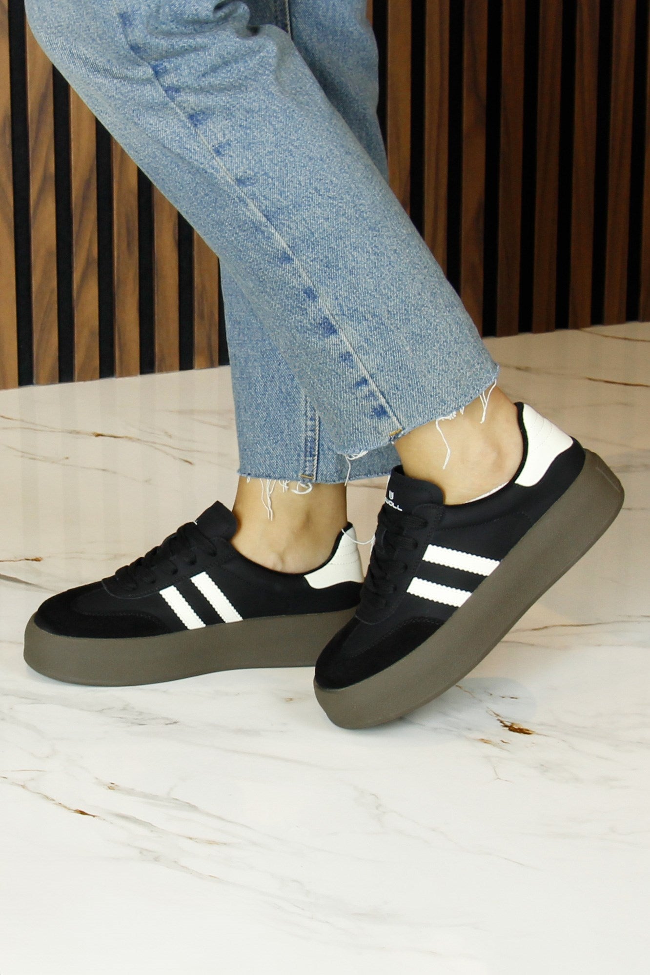 [8027] Siyah Vegan Süet Yuvarlak Burun Bağcıklı Flatform Taban Günlük Sneaker Spor Ayakkabı