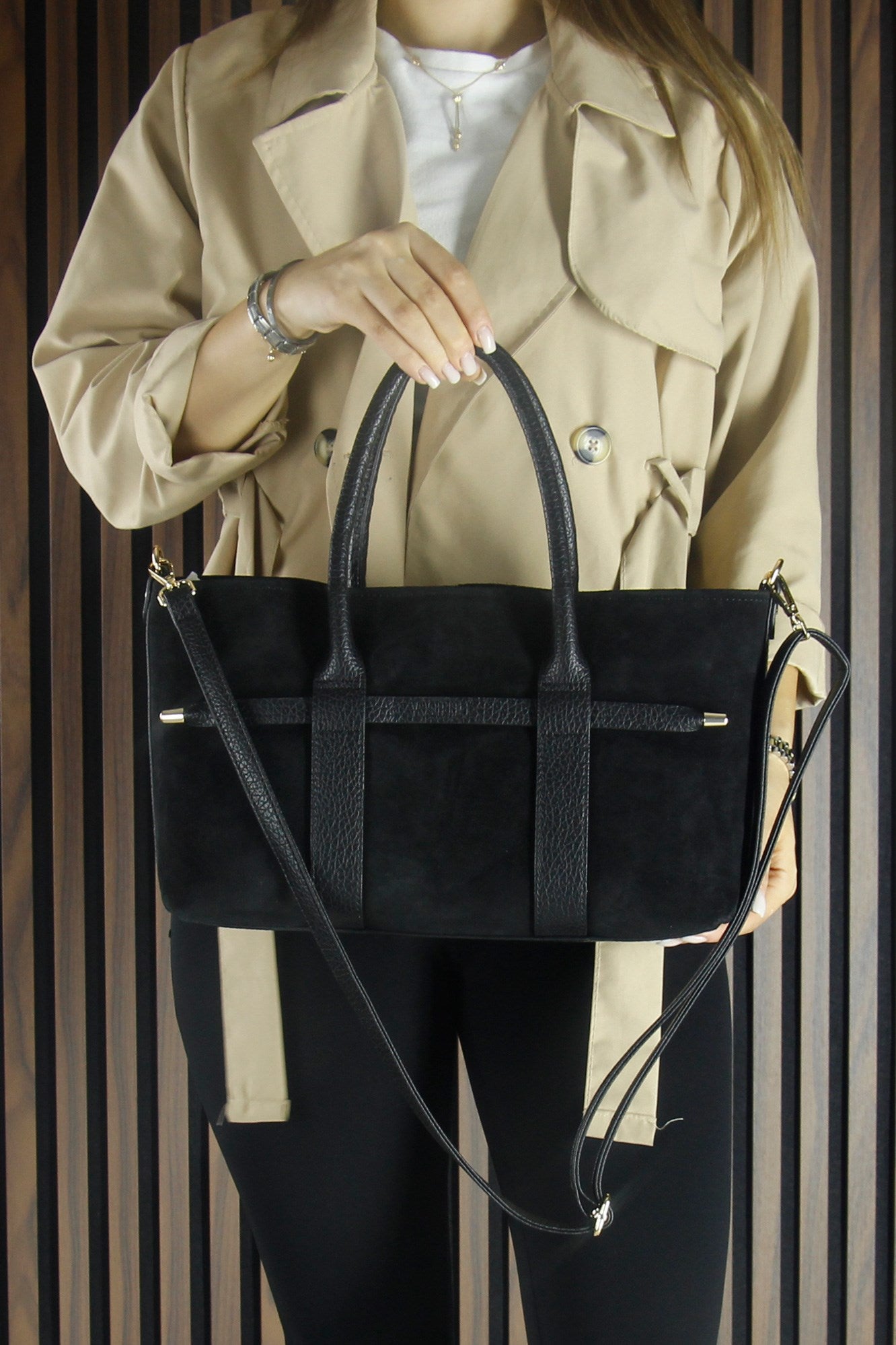 (VSN5014OC) Siyah Hakiki Dana Süet Fermuarlı Üç Bölmeli İç Cepli Askılı Orta Boy Günlük Omuz Çantası