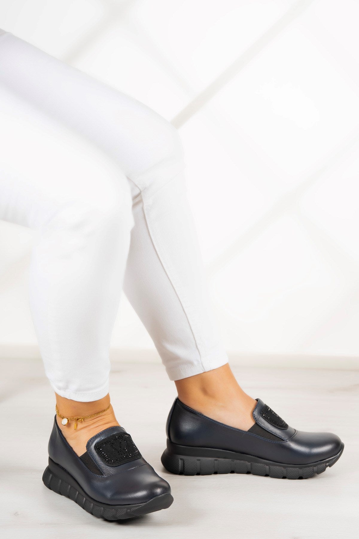 Morena Lacivert Hakiki Deri Taşlı Günlük Ayakkabı