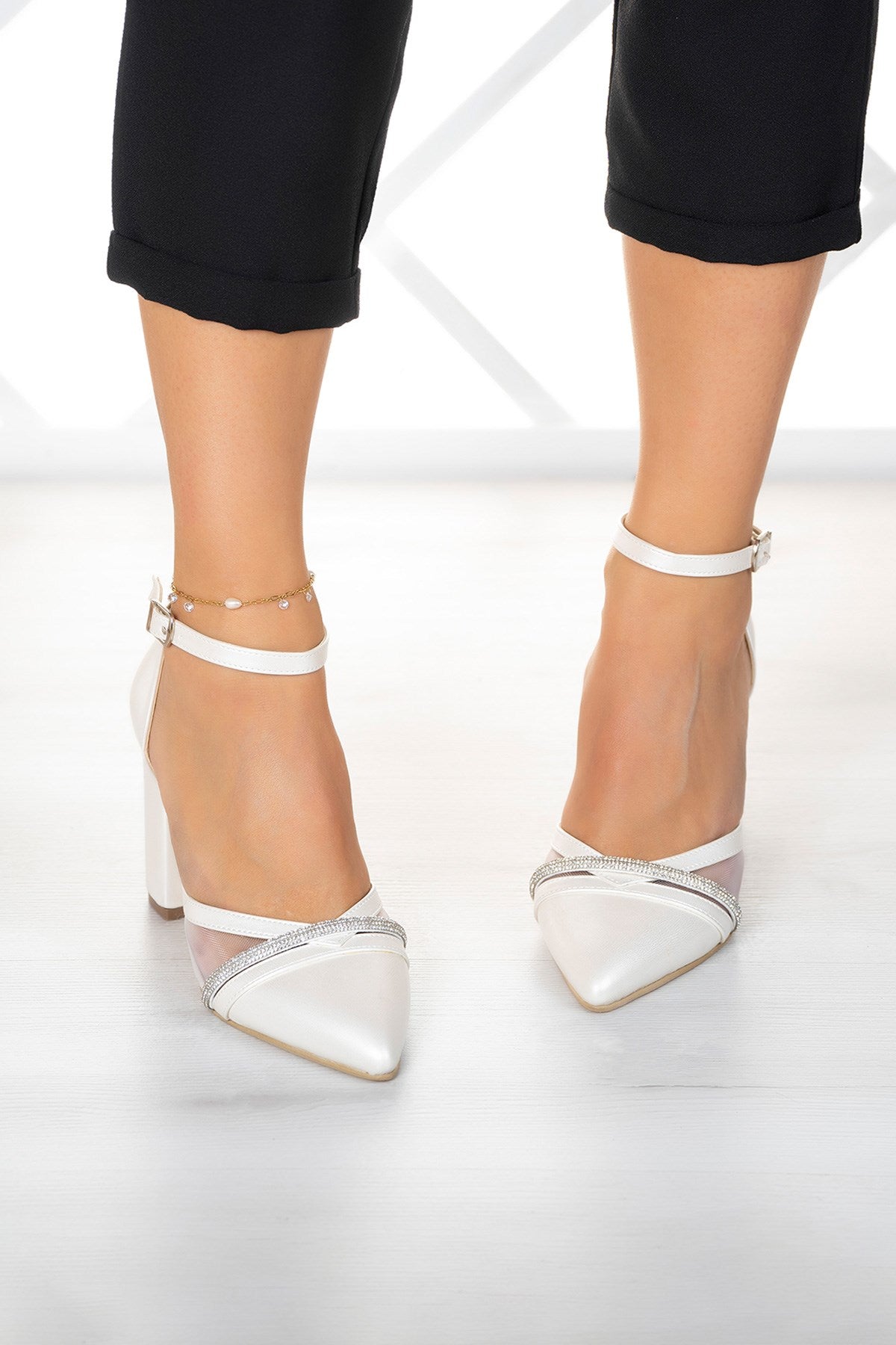 Molly Sedef Taşlı Fileli Kalın Topuklu Ayakkabı