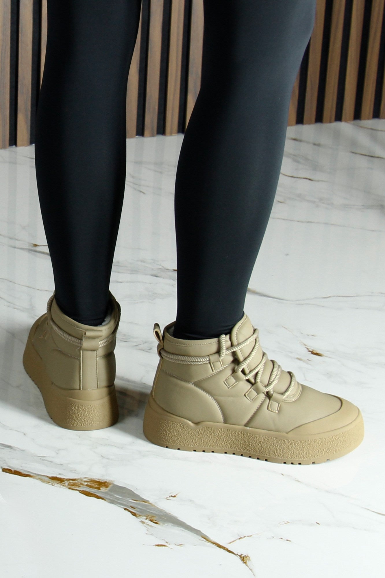 [261-BDLZ2004] Vizon Vegan Kürk Astarlı Bağcıklı Yuvarlak Burun Flatform Taban Günlük Bot