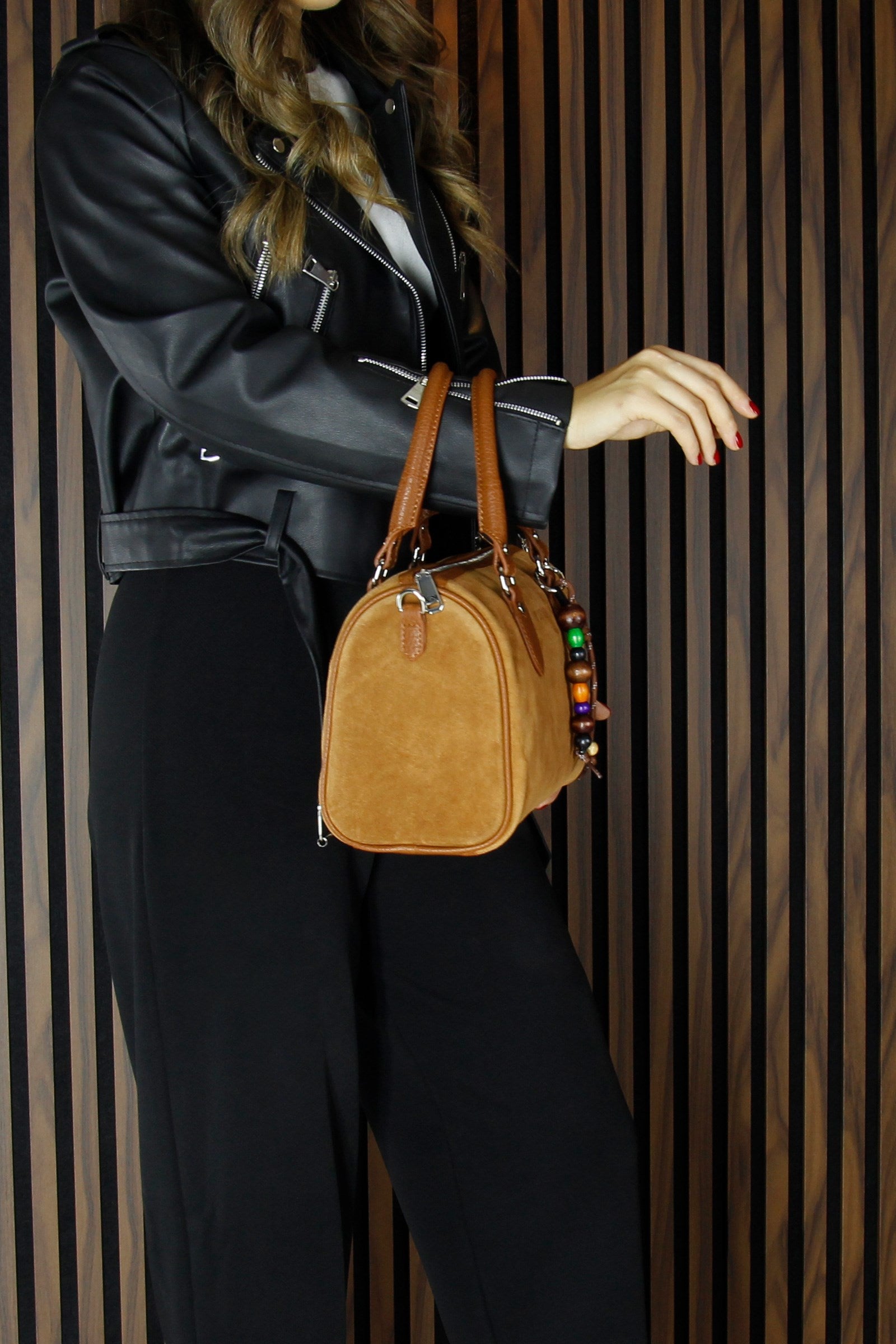 (VSN5011OC) Taba Hakiki Dana Süet Fermuarlı İç Cepli Askılı Boncuk Aksesuarlı Günlük Büyük Boy Omuz Çantası