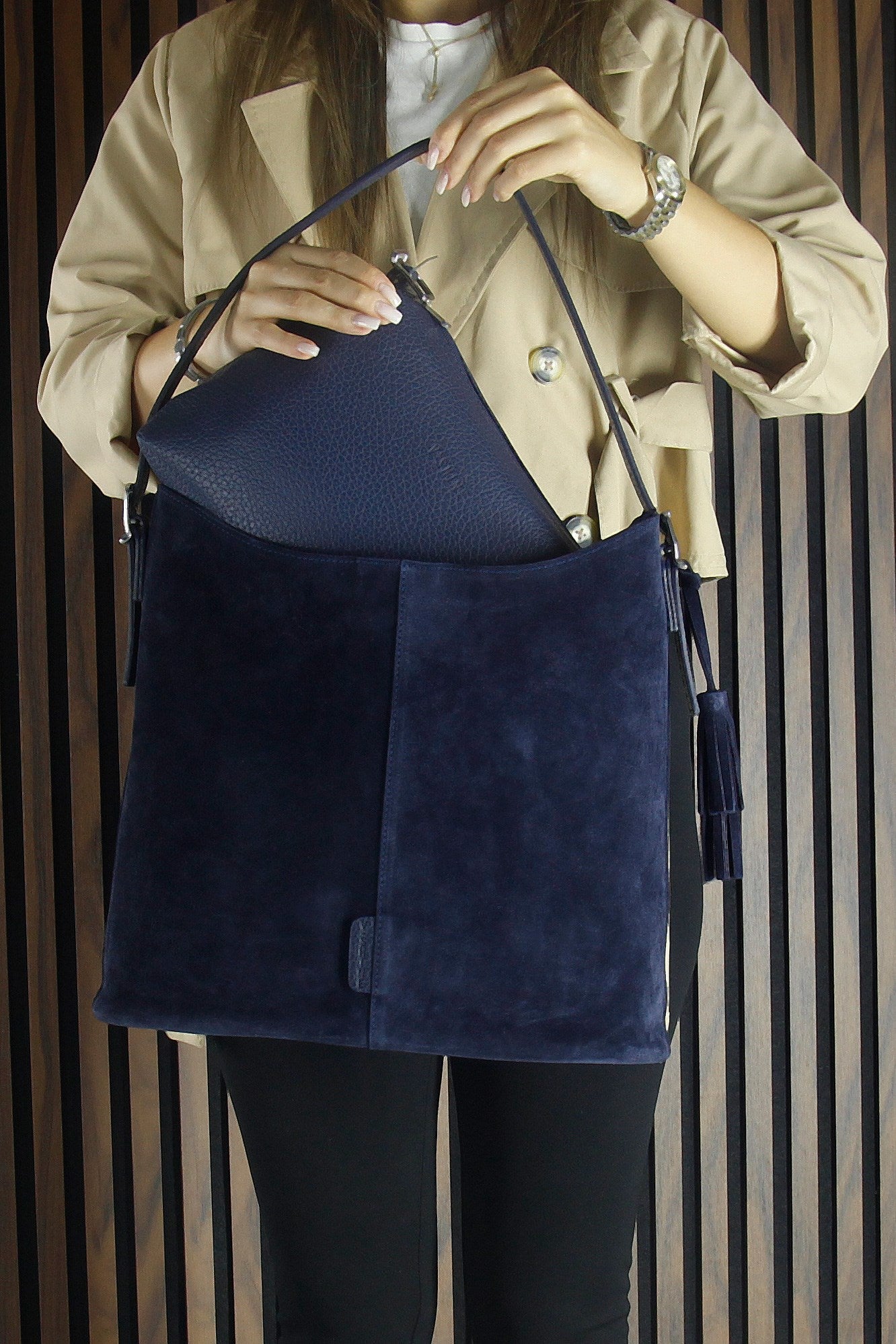 (VSN5016OC) Lacivert Hakiki Dana Süet Püsküllü Manyetik Kapaklı Büyük Boy Günlük Omuz Çantası ve El Çantası