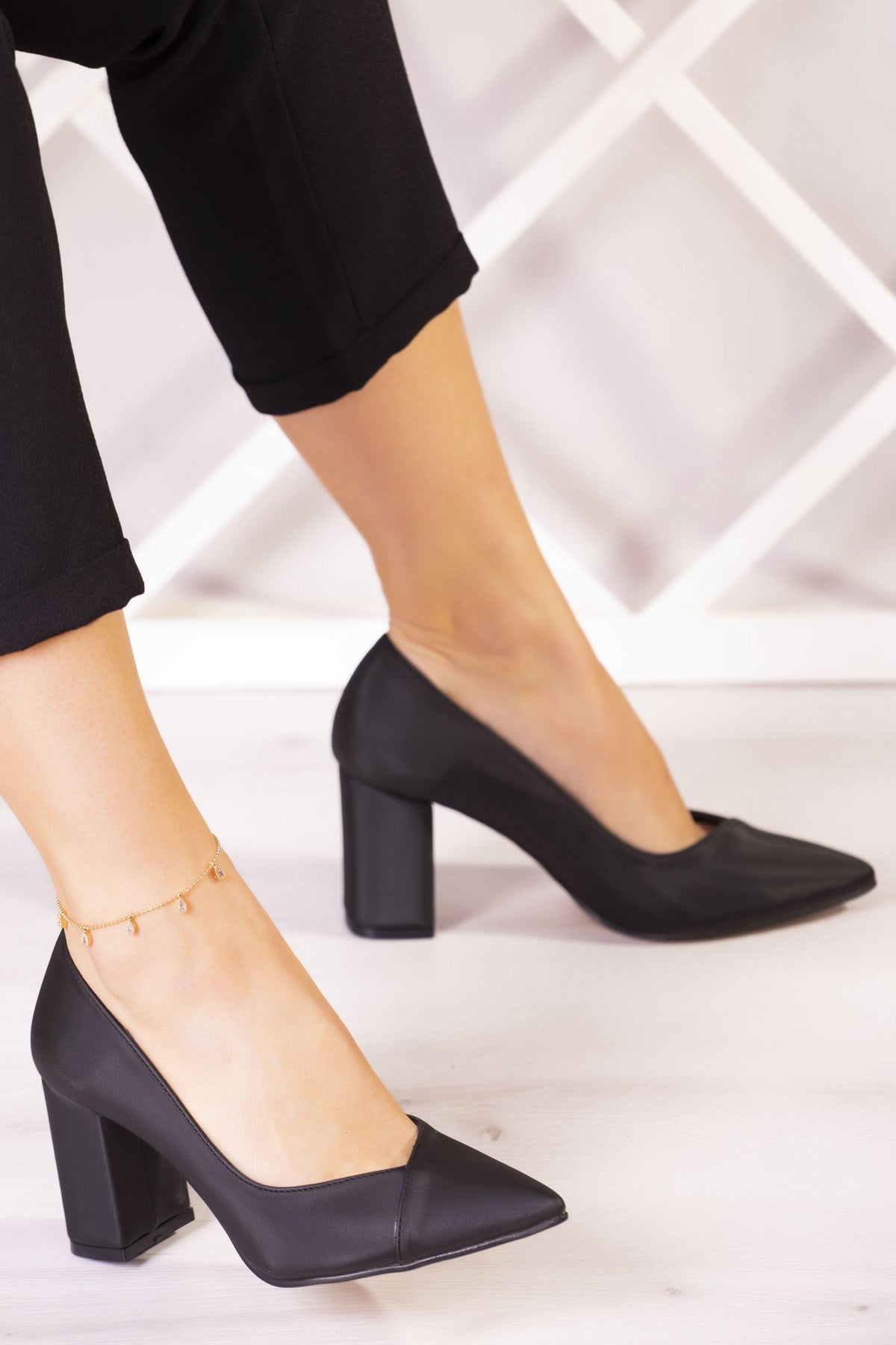 Belinda Plus Siyah Saten Kalın Topuklu Abiye Ayakkabı