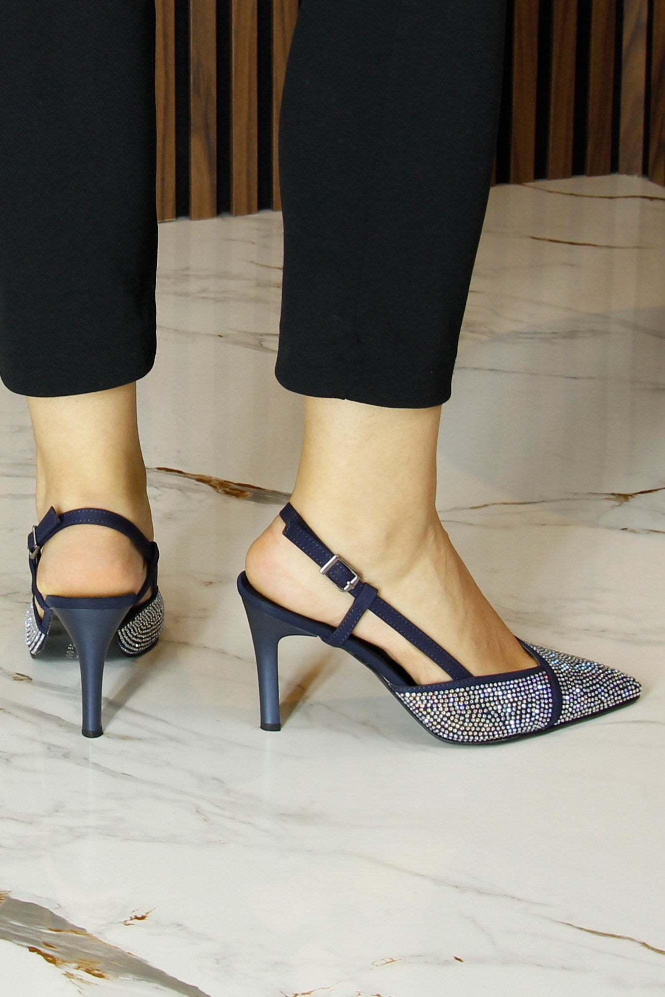 Sacha Exclusive Lacivert Krep Taşlı Arkası Açık Sivri Burun İnce Topuklu Abiye Ayakkabı