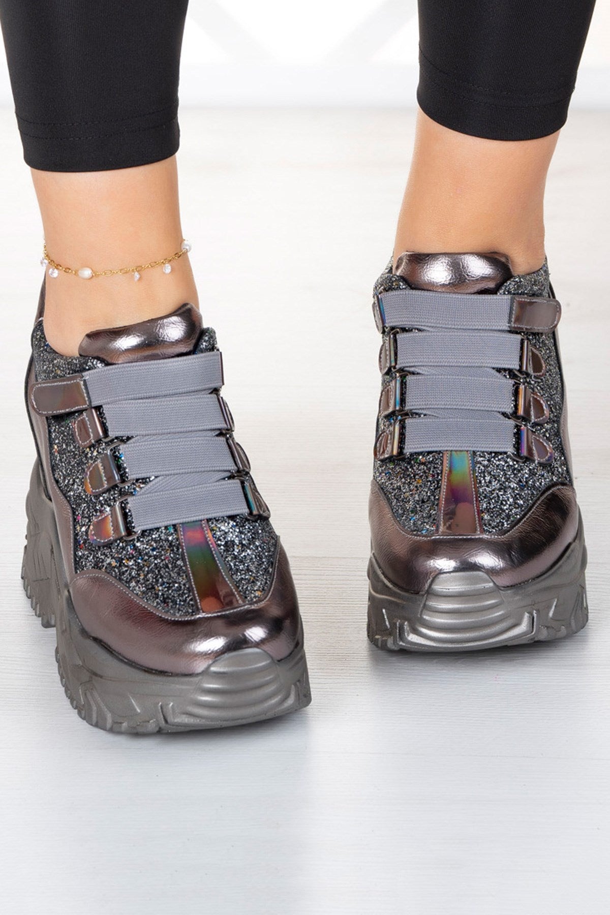 Alexandria Platin Simli Gizli Dolgu Topuklu Cırt Bantlı Günlük Ayakkabı