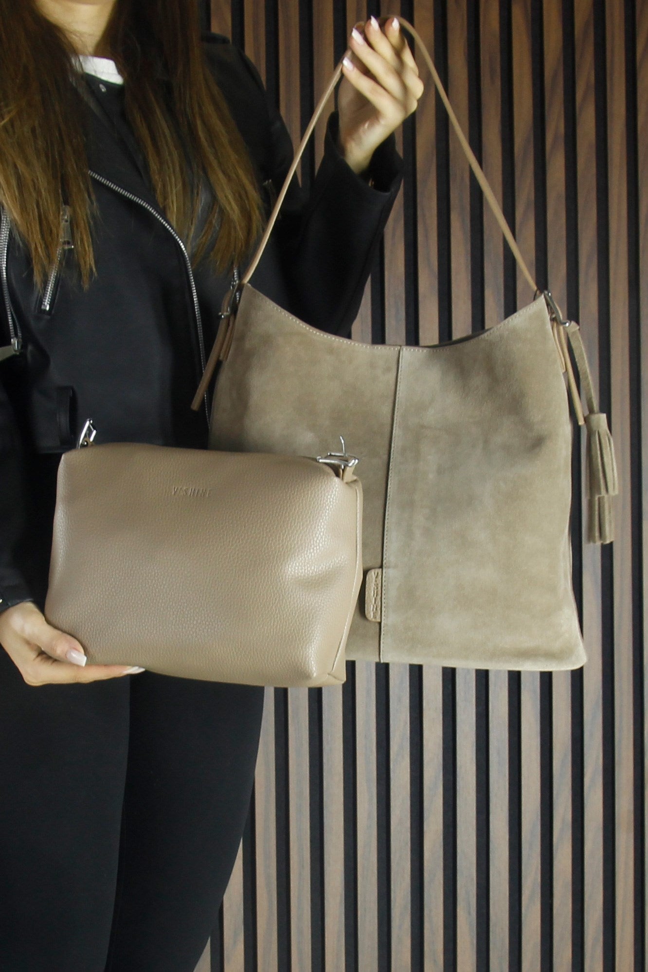 (VSN5016OC) Kum Hakiki Dana Süet Püsküllü Manyetik Kapaklı Büyük Boy Günlük Omuz Çantası ve El Çantası