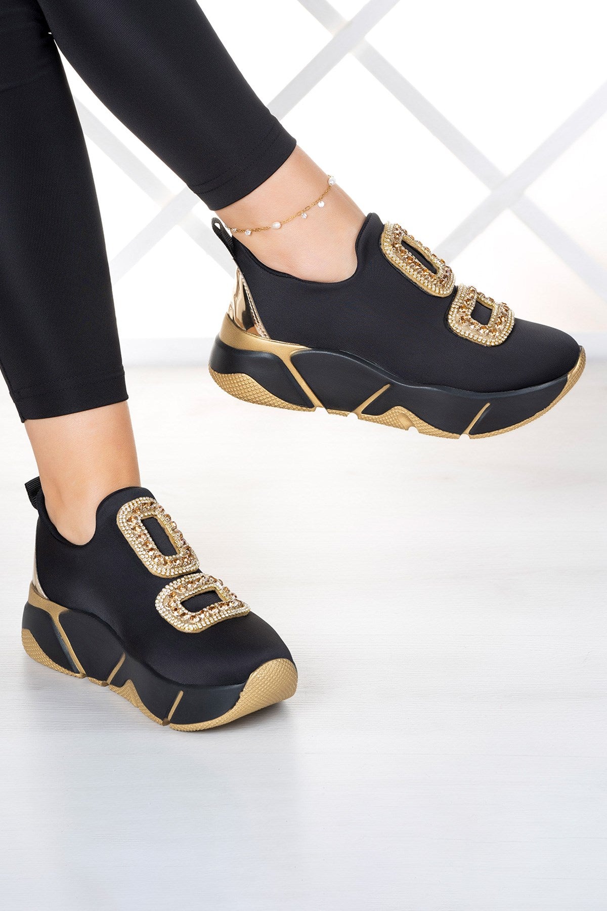 Almendra Altın Streç Taşlı Sneaker