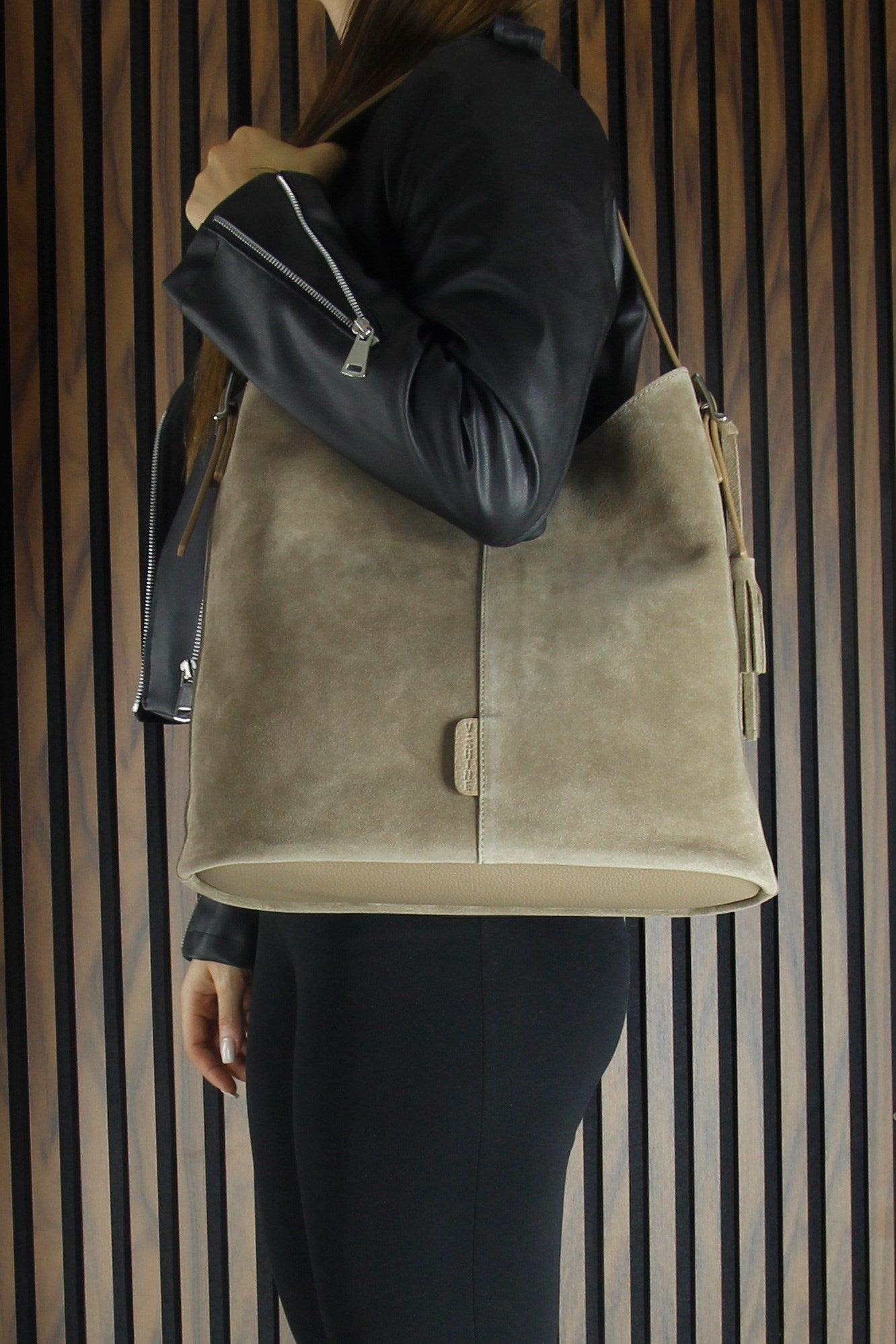 (VSN5016OC) Kum Hakiki Dana Süet Püsküllü Manyetik Kapaklı Büyük Boy Günlük Omuz Çantası ve El Çantası