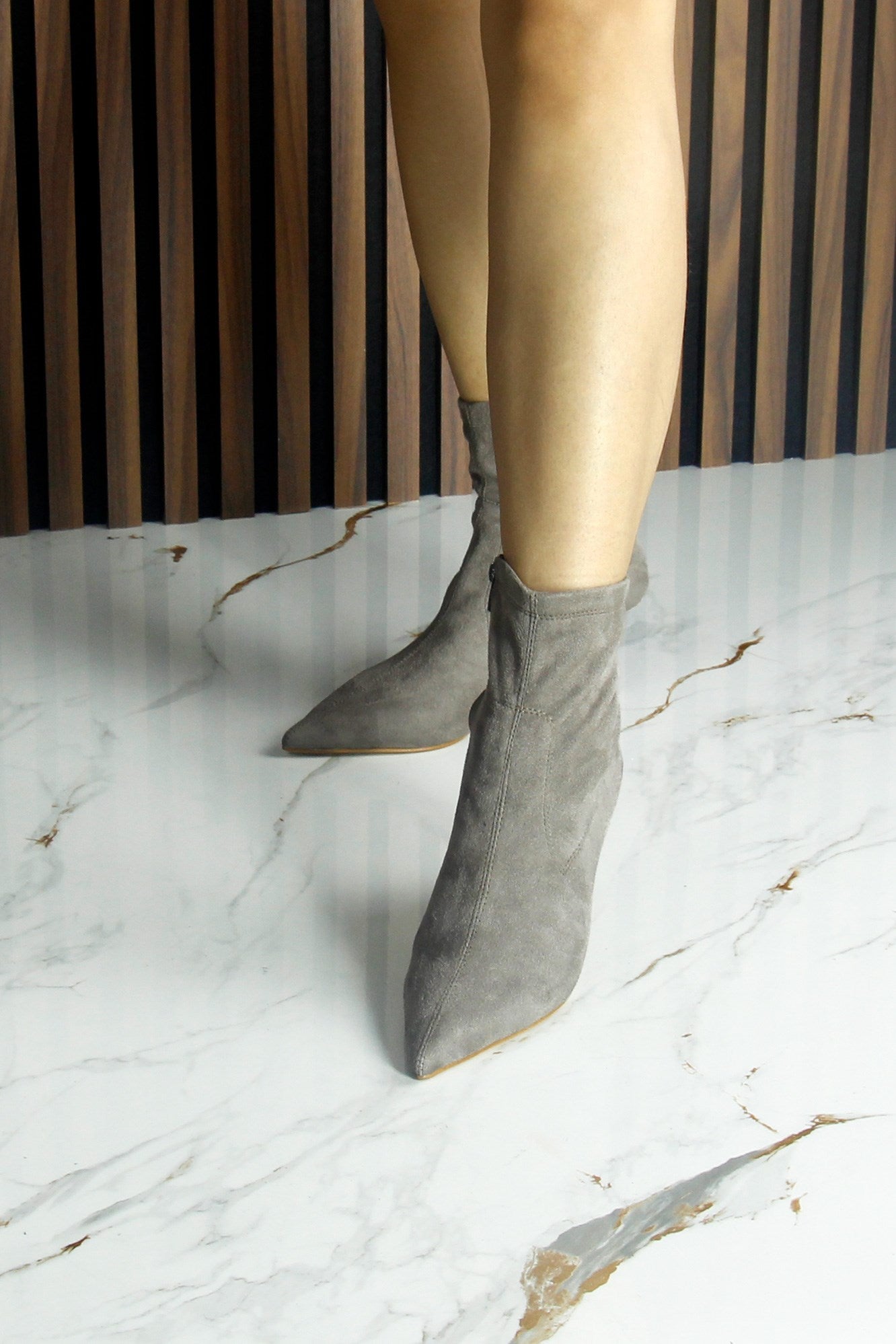 Kimberly Vizon Süet Streç Sivri Burun Fermuarlı İnce Topuklu Günlük Bot