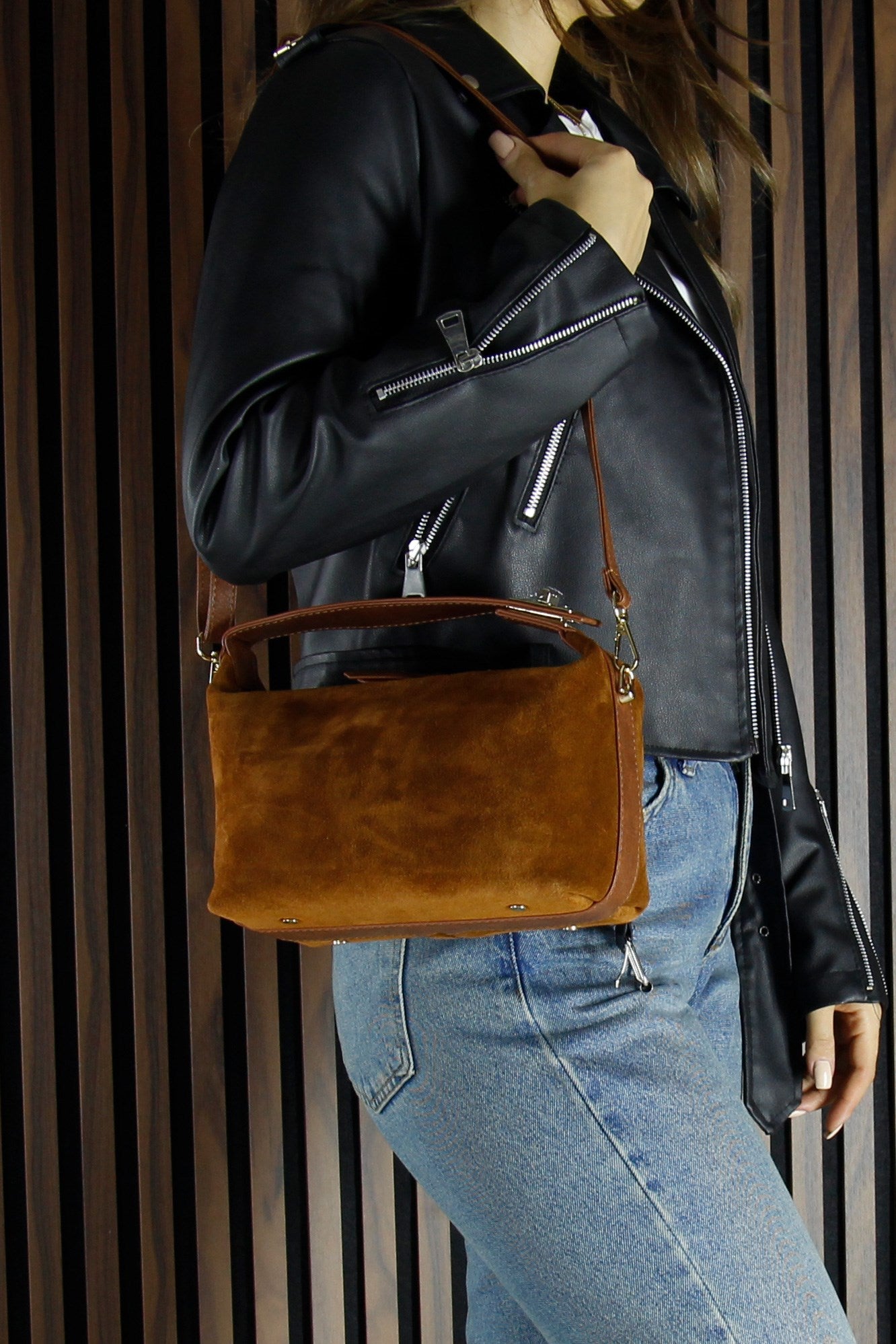 (VSN5009OC) Taba Hakiki Dana Süet Fermuarlı Askılı İç Cepli Orta Boy Günlük Omuz Çantası