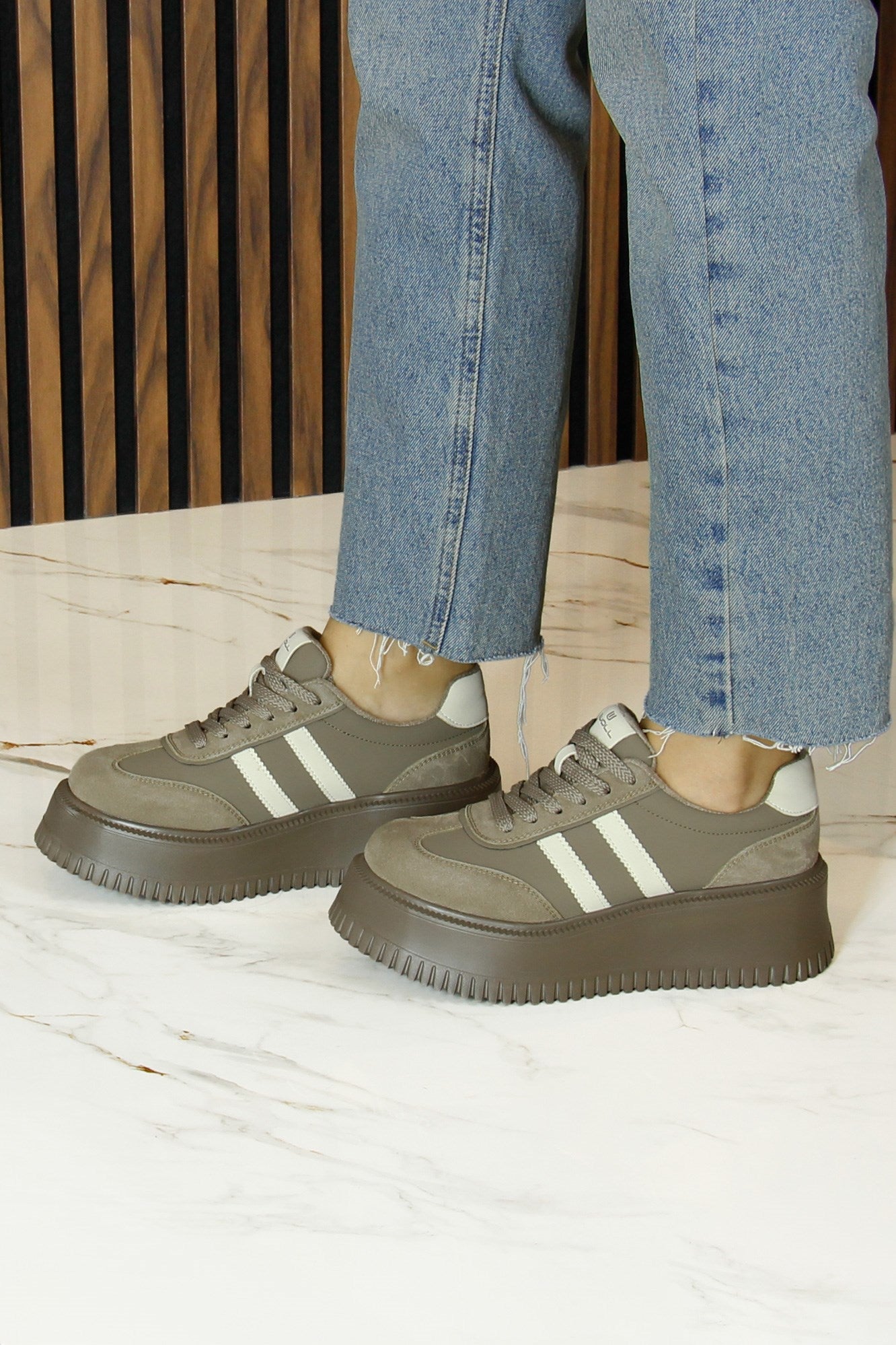 [8031] Kahverengi Vegan Süet Yuvarlak Burun Bağcıklı Flatform Taban Günlük Sneaker Spor Ayakkabı