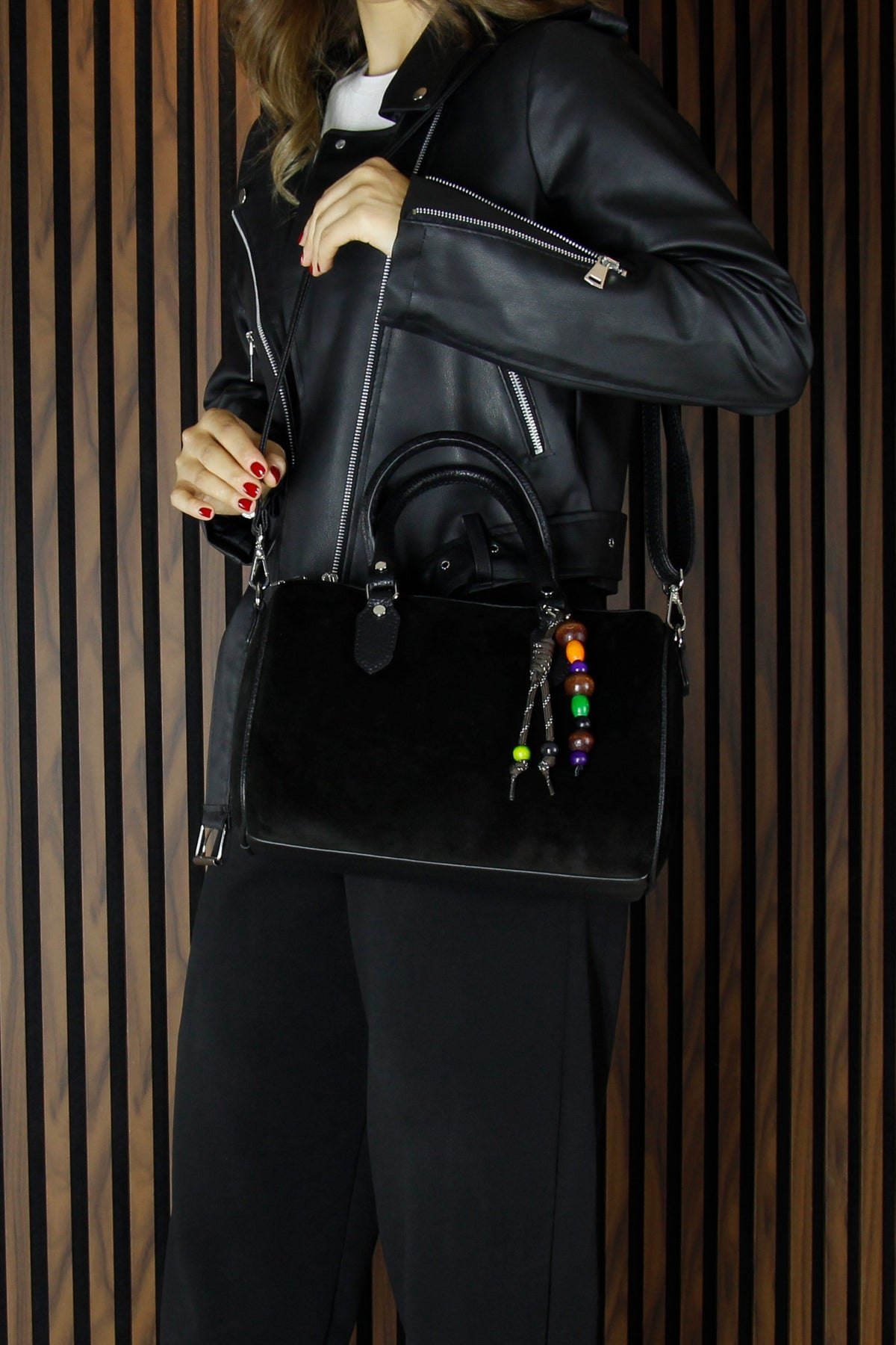 (VSN5011OC) Siyah Hakiki Dana Süet Fermuarlı İç Cepli Askılı Boncuk Aksesuarlı Günlük Büyük Boy Omuz Çantası