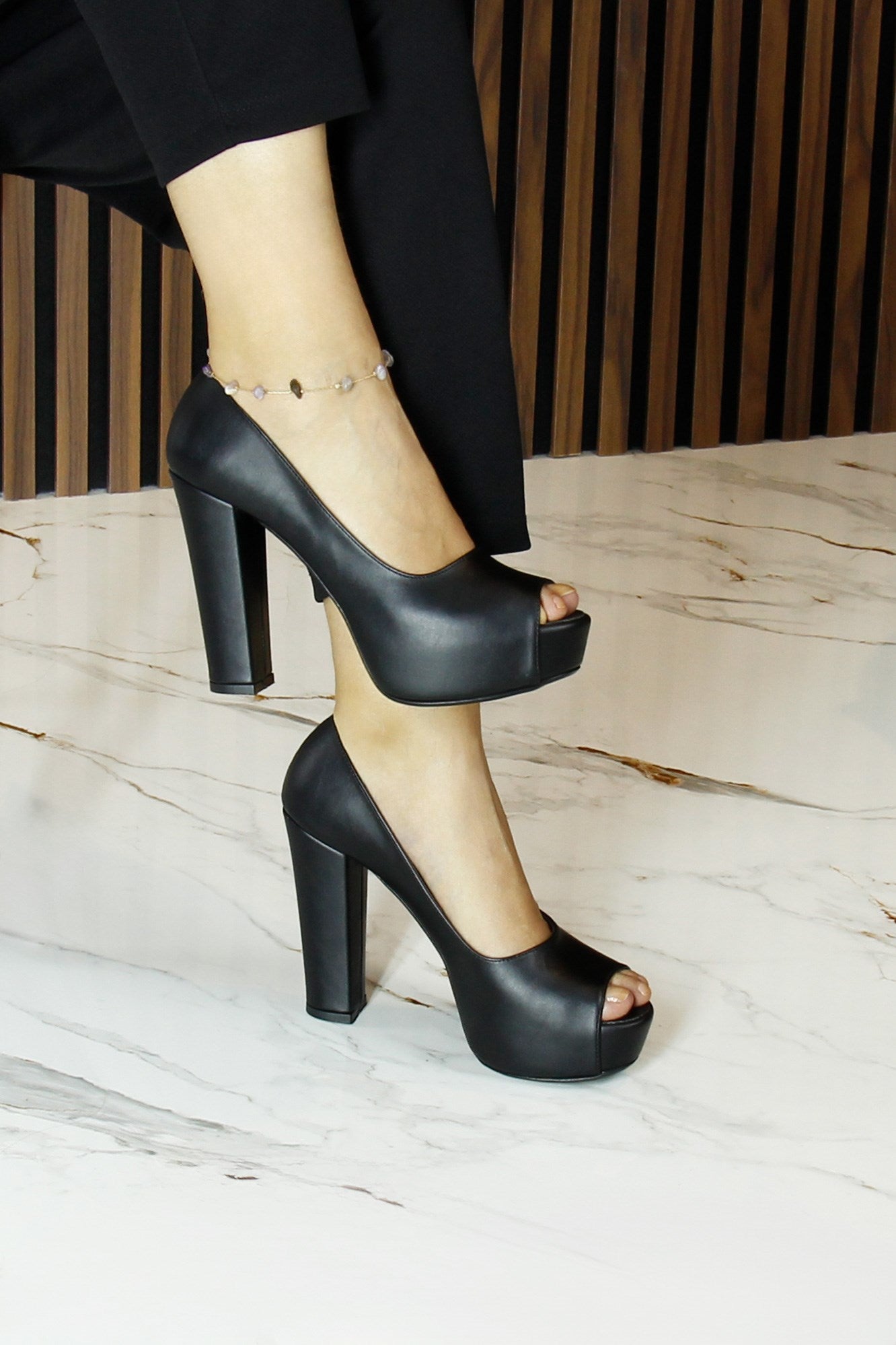 Carolina Siyah Vegan Önü Açık Platform Topuklu Abiye Ayakkabı