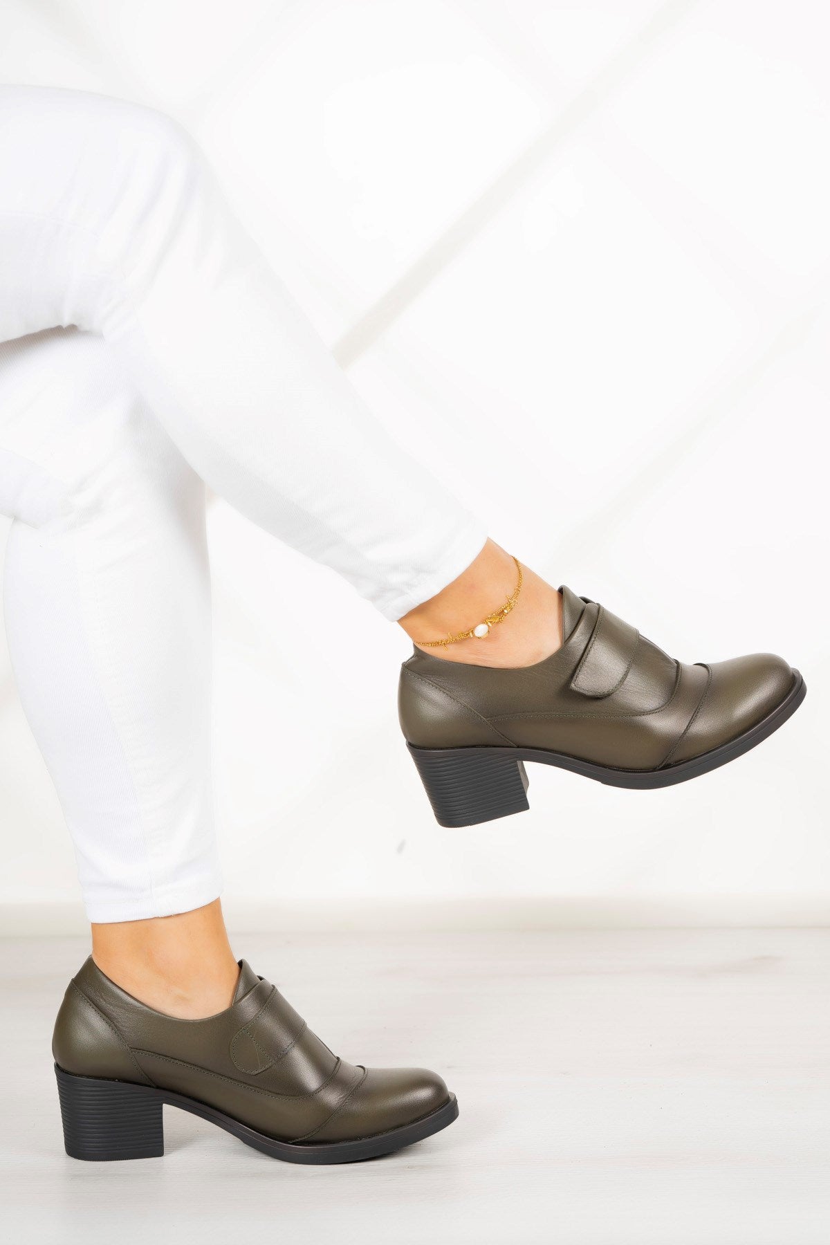 Shantel Haki Hakiki Deri Günlük Topuklu Ayakkabı