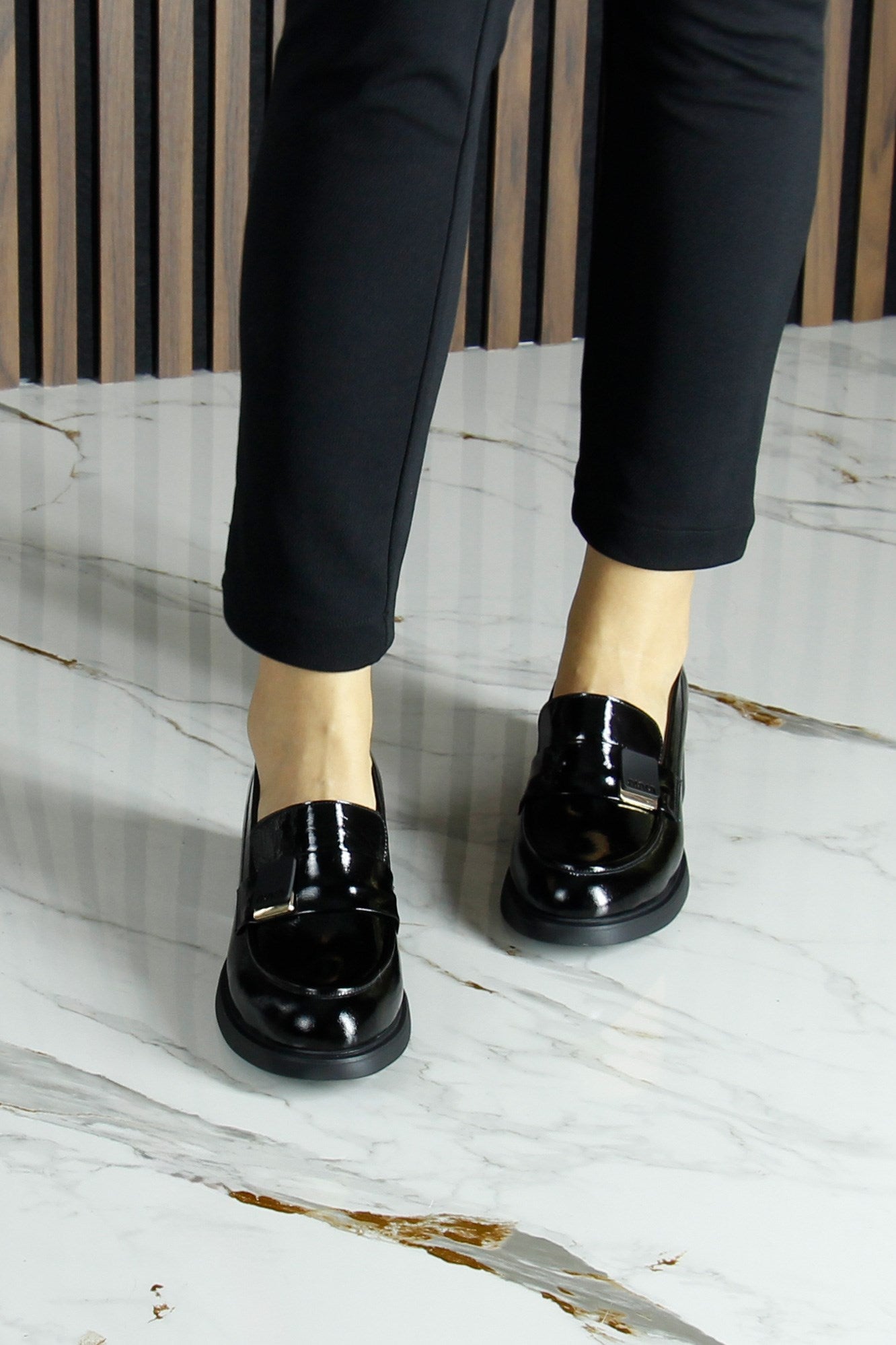 Siyah Rugan Hakiki Dana Derisi Tokalı Kalın Topuklu Günlük Loafer Ayakkabı