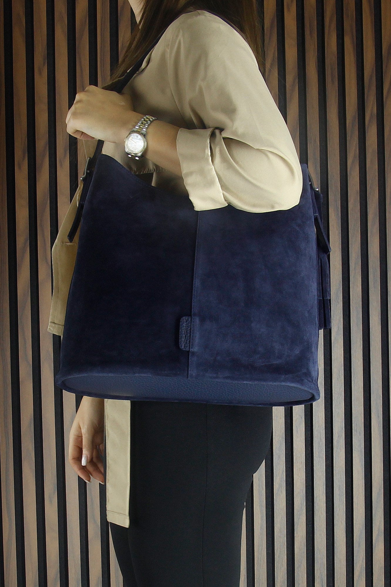 (VSN5016OC) Lacivert Hakiki Dana Süet Püsküllü Manyetik Kapaklı Büyük Boy Günlük Omuz Çantası ve El Çantası