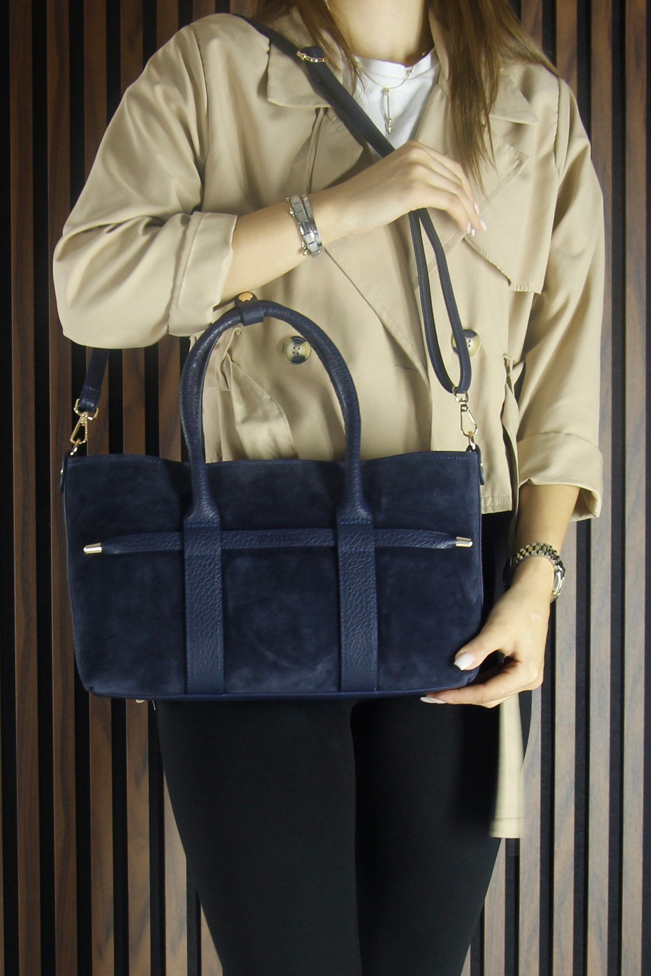 (VSN5014OC) Lacivert Hakiki Dana Süet Fermuarlı Üç Bölmeli İç Cepli Askılı Orta Boy Günlük Omuz Çantası