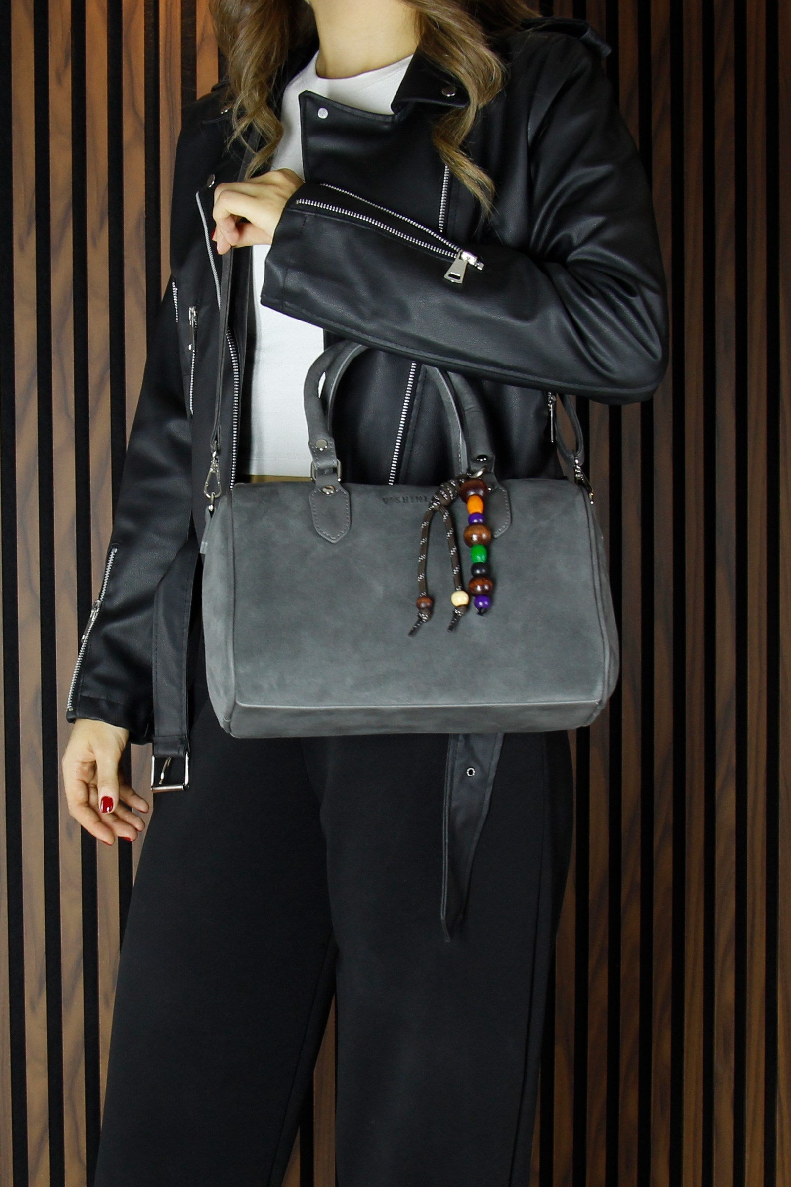 (VSN5011OC) Gri Hakiki Dana Süet Fermuarlı İç Cepli Askılı Boncuk Aksesuarlı Günlük Büyük Boy Omuz Çantası