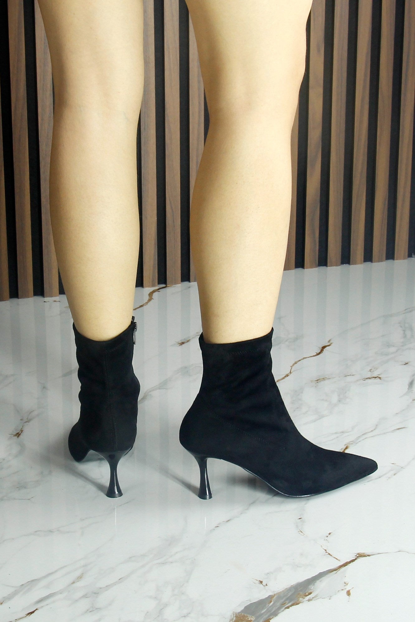 Kimberly Siyah Süet Streç Sivri Burun Fermuarlı İnce Topuklu Günlük Bot