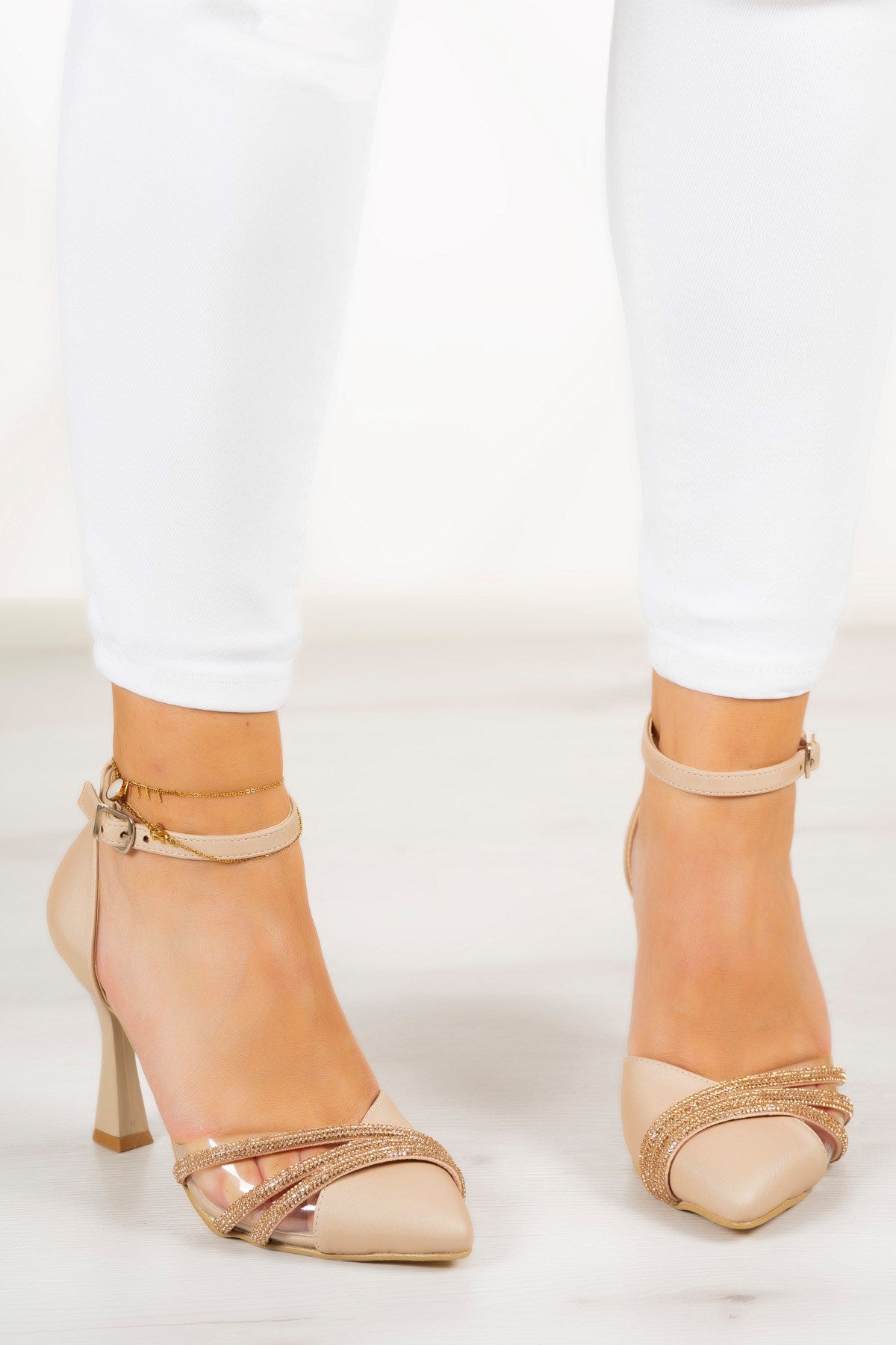 Çağla Ten Saten Taşlı Şeffaf Tasarımlı Ayakkabı