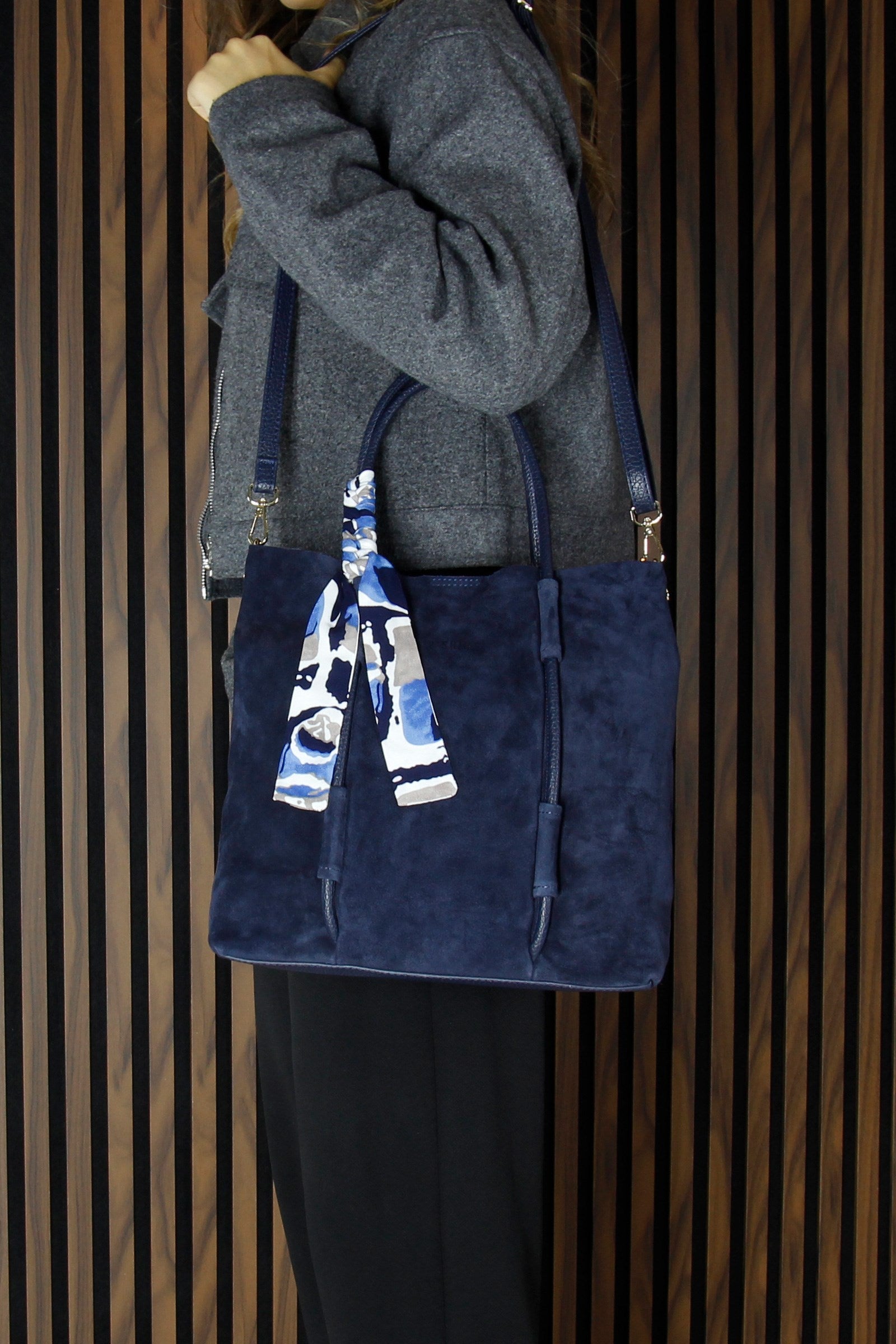 (VSN5013OC) Lacivert Hakiki Dana Süet Manyetik Kapaklı Fermuarlı İç Cepli Askılı Büyük Boy Günlük Omuz Çantası