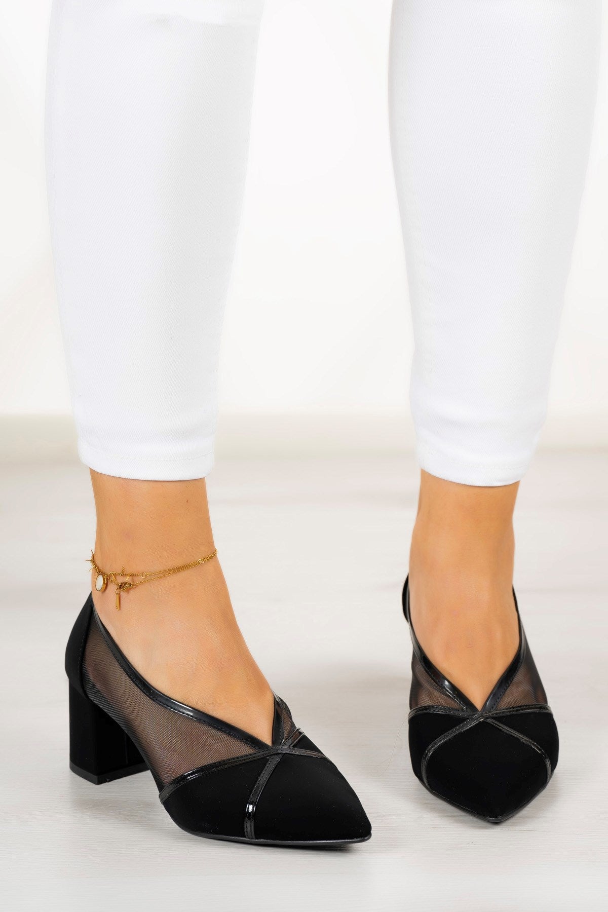 Mirabella Siyah Süet Fileli Klasik Ayakkabı