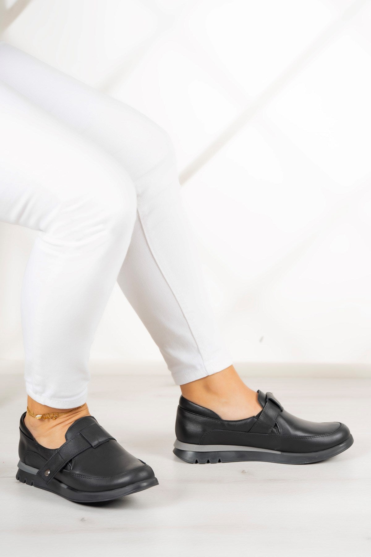 Daniela Siyah Hakiki Deri Tokalı Günlük Ayakkabı