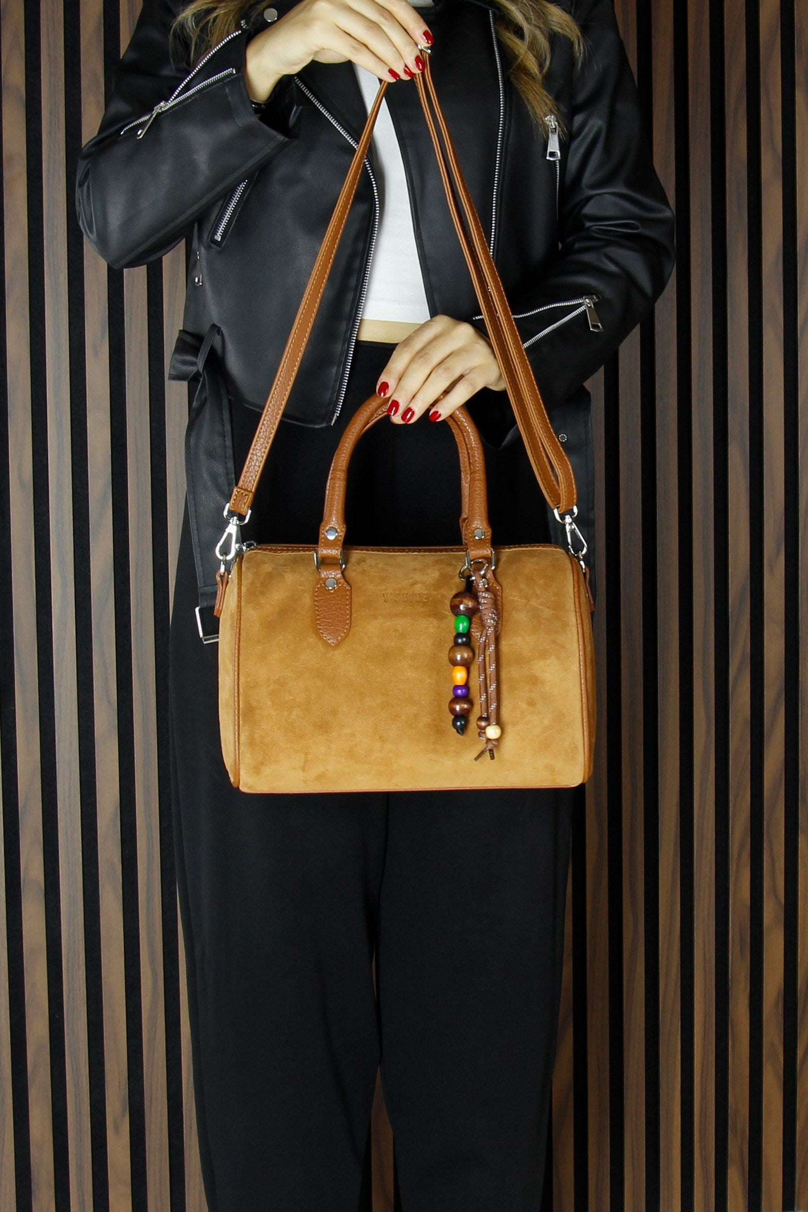 (VSN5011OC) Taba Hakiki Dana Süet Fermuarlı İç Cepli Askılı Boncuk Aksesuarlı Günlük Büyük Boy Omuz Çantası