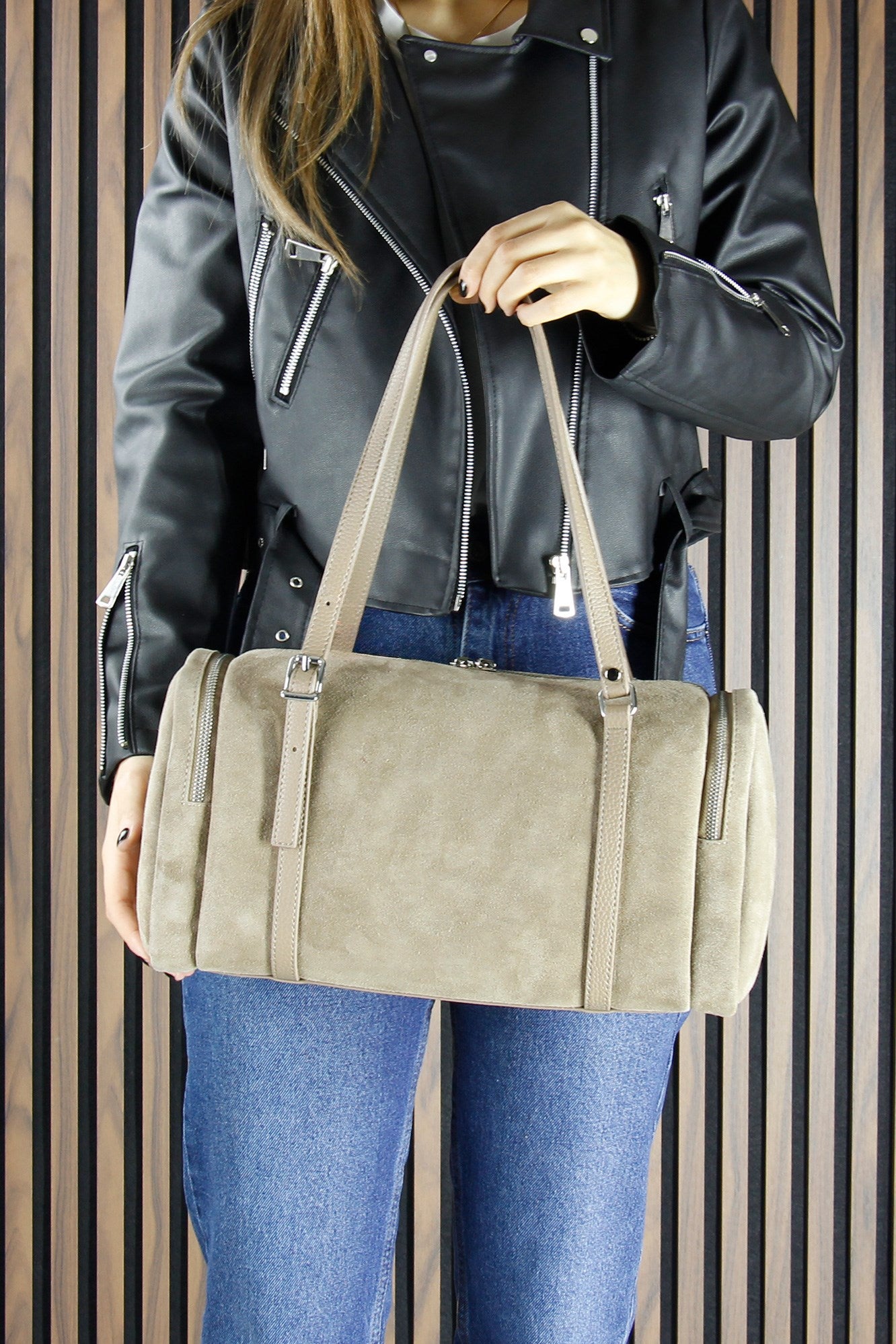 (VSN5020OC) Kum Hakiki Dana Süet Fermuarlı Üç Bölmeli Boncuk Aksesuarlı Günlük Büyük Boy Omuz Çantası