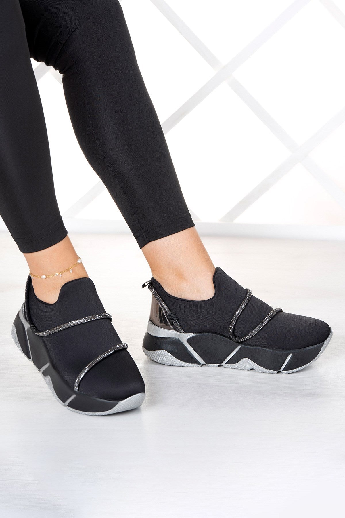 Barbara Platin Streç Taşlı Sneaker