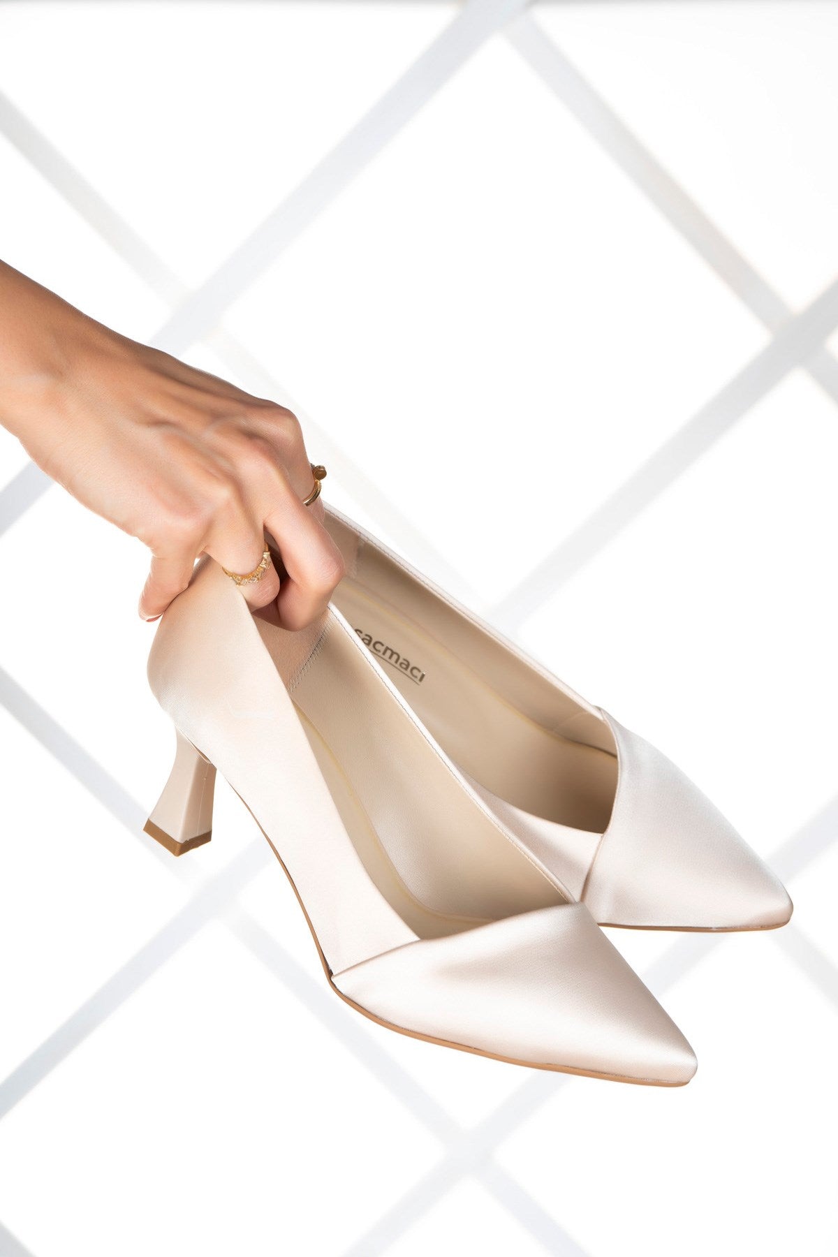 Laura Plus Ten Saten Zarif Sivri Burun Abiye Ayakkabı