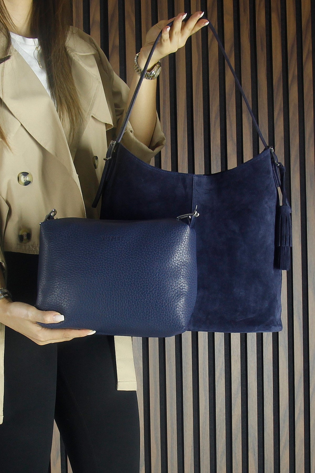 (VSN5016OC) Lacivert Hakiki Dana Süet Püsküllü Manyetik Kapaklı Büyük Boy Günlük Omuz Çantası ve El Çantası