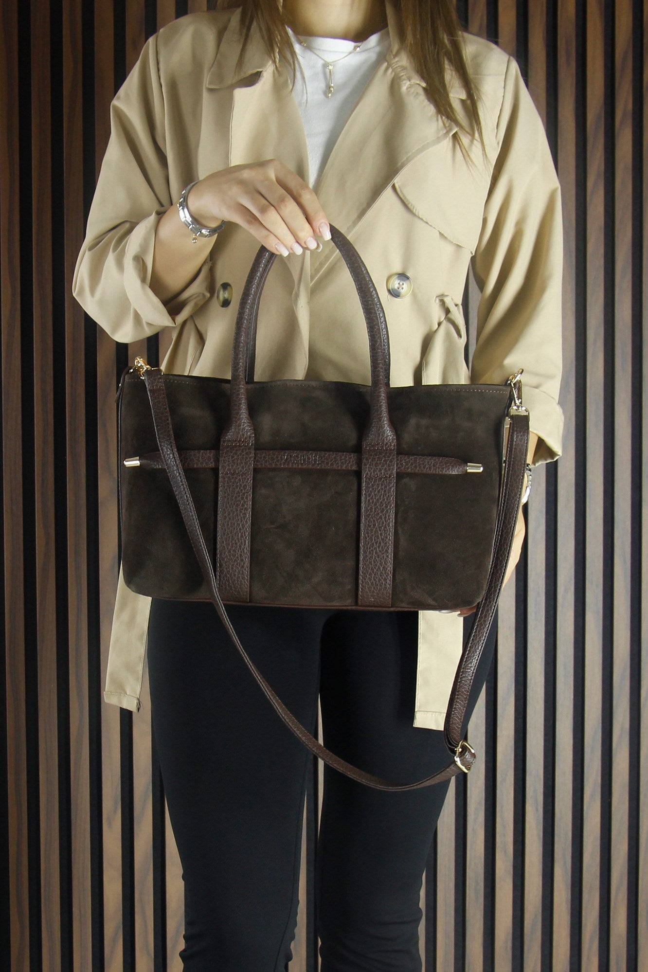 (VSN5014OC) Bitter Hakiki Dana Süet Fermuarlı Üç Bölmeli İç Cepli Askılı Orta Boy Günlük Omuz Çantası